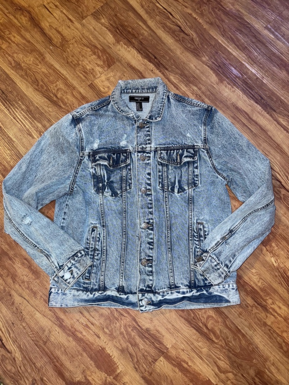 Forever 21 Men Denim Button Up Jean Jacket Size Medium light wash Blue Long Slee